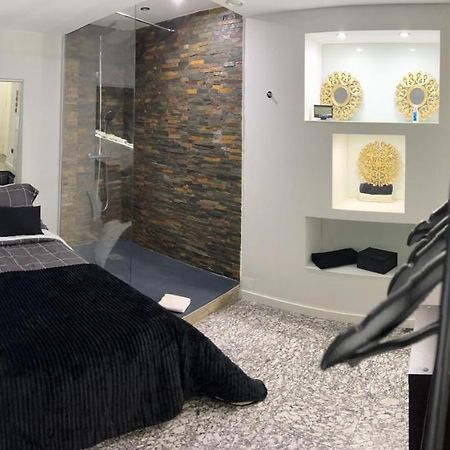 Modern Room With Indoor Shower Near The River - Quarto Moderno Com Duche Interior Proximo Da Ribeira Vila Nova de Gaia Exterior photo